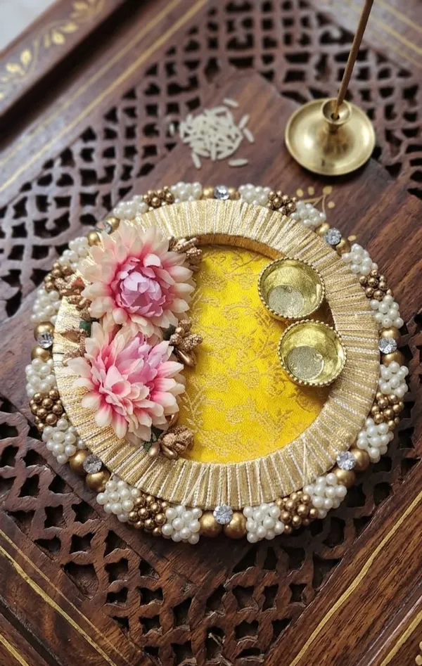 Handcrafted_Decorative_Pooja_Thali_With_Floral_Accents_And_Diya_Holders-_Size_-7_inches
