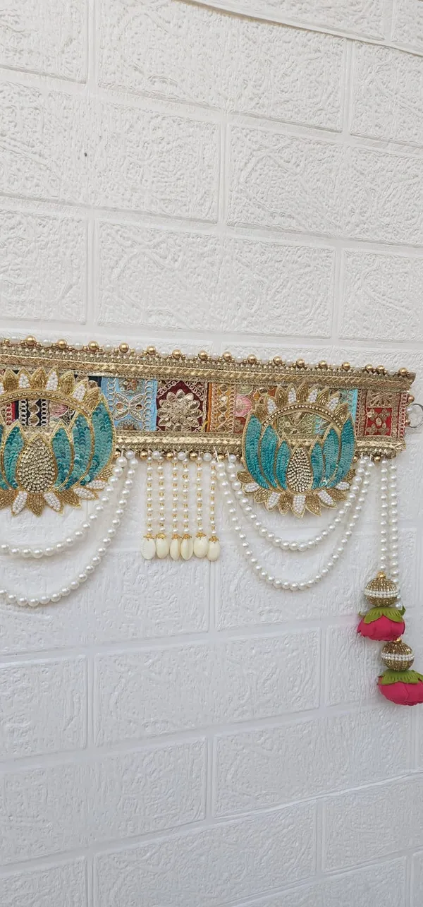 Traditional_Handcrafted_Shreenathji_Toran_Door_Hanging_With_Lotus_Motifs_And_Pearl_Beads
