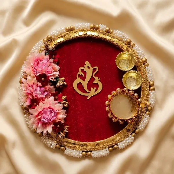 Decorative_Pooja_Thali_With_Ganesha_Motif_And_Traditional_Accessories._Size_-9_Inches