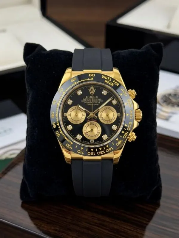 Premium_Stainless_Steel_And_Mineral_Glass_Rolex_Daytona_Gold_Dial_Watch