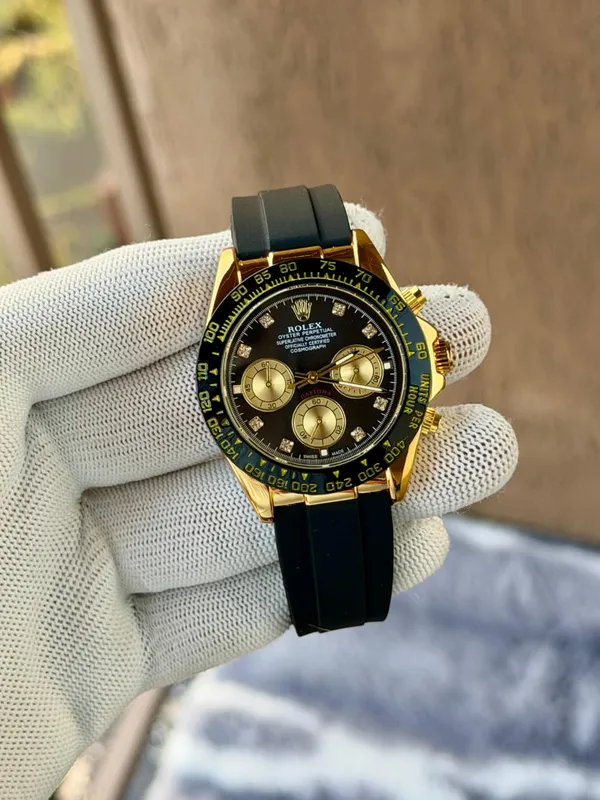 Premium_Stainless_Steel_And_Mineral_Glass_Rolex_Daytona_Gold_Dial_Watch