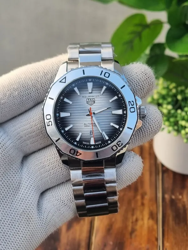 Tag_Heuer_Aquaracer_300m