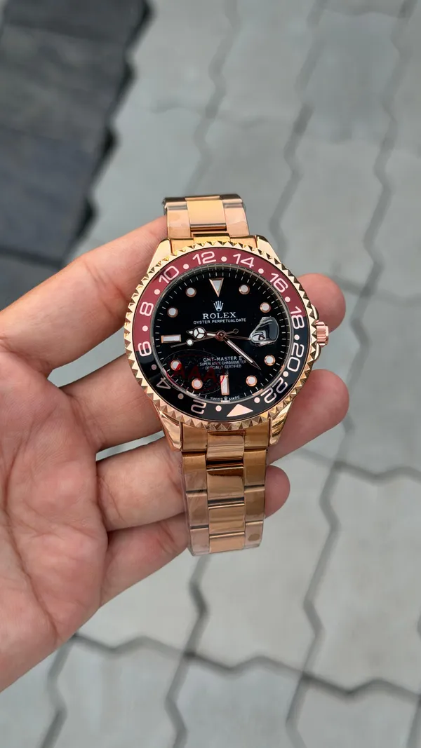 Rose_Gold_Gmt-Master_Style_Luxury_Watch_With_Black_Dial_And_Red-Black_Bezel