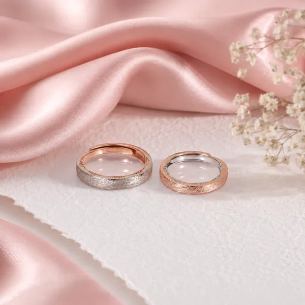 Rose_Gold_And_Silver_Textured_Couple_Ring_Set