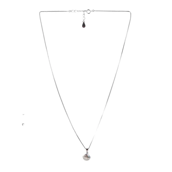 Silver_Tone_Pendant_Necklace_For_Women