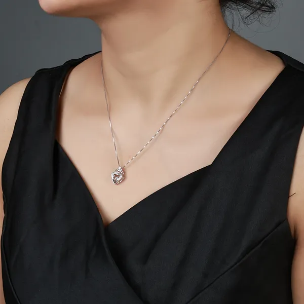 Silver_Tone_Heart_Pendant_Necklace_For_Women