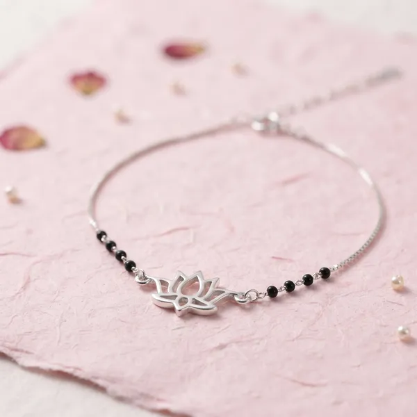 Silver_Lotus_Black_Beaded_Bracelet_For_Women