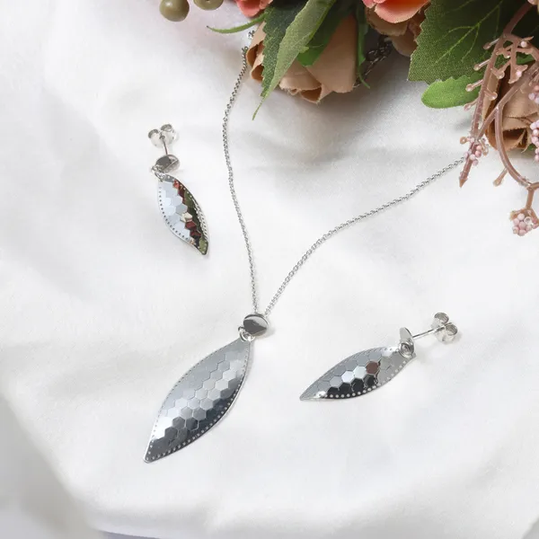 Silver_Leaf_Pendant_Necklace_And_Earrings_Set_For_Women