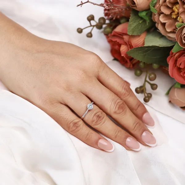 Silver_Tone_Solitaire_Ring_For_Women