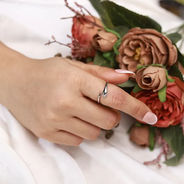 Silver_Tone_Adjustable_Stone_Studded_Ring_For_Women