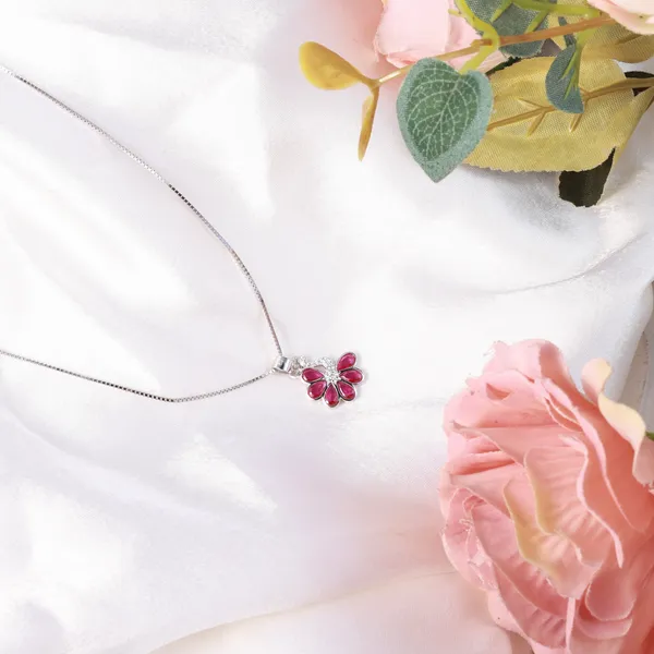 Silver-Tone_Floral_Pendant_Necklace_For_Women