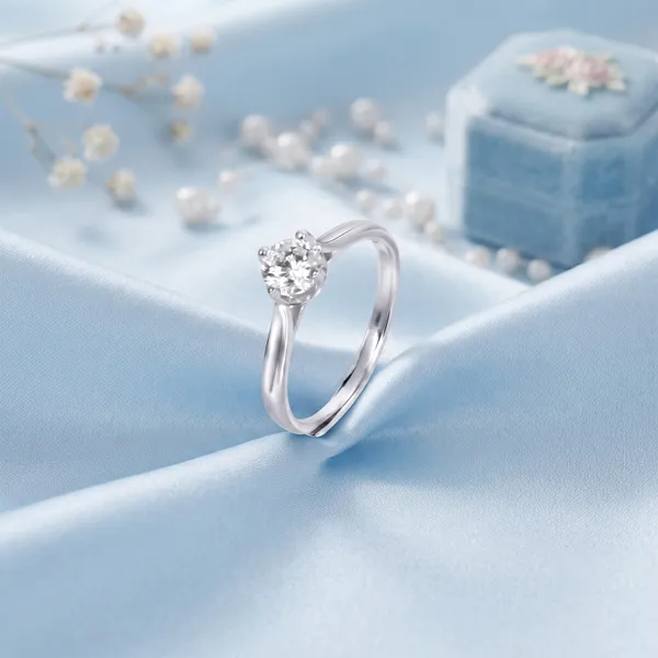 Silver_Tone_Solitaire_Style_Ring_For_Women