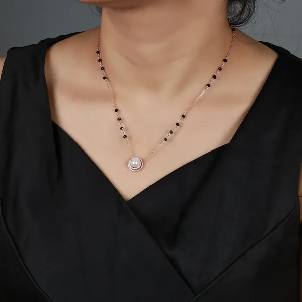 Rose_Gold_Pearl_Pendant_Black_Beaded_Necklace_For_Women