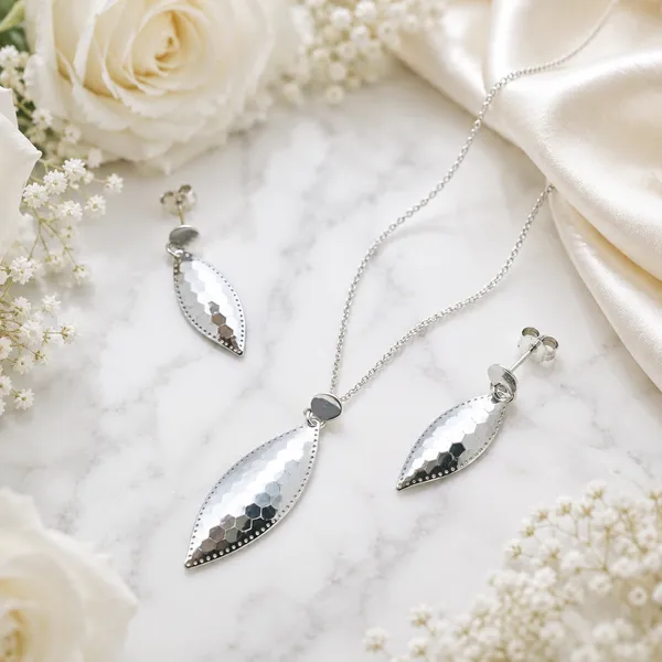 Silver_Leaf_Pendant_Necklace_And_Earrings_Set_For_Women