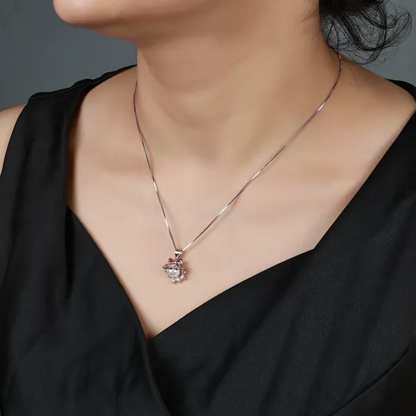 Silver_Tone_Floral_Pendant_Necklace_For_Women