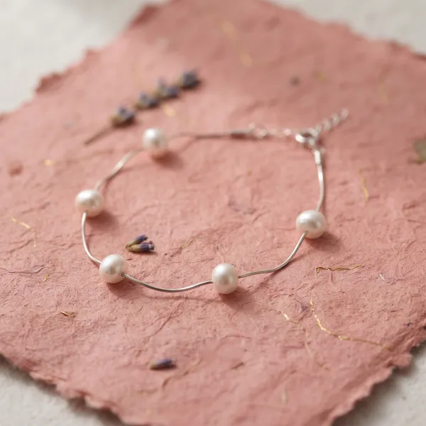 White_Pearl_Beaded_Bracelet_For_Women