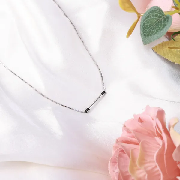 Silver_Tone_Chain_Necklace_With_Black_Teardrop_Charm_For_Women