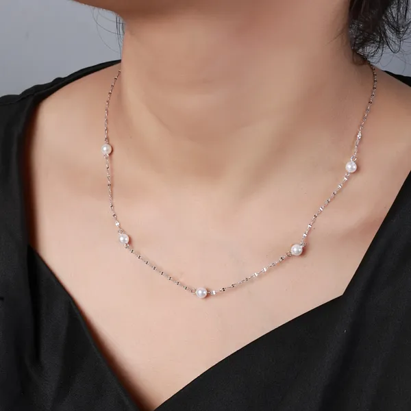 Silver_Pearl_Beaded_Necklace_For_Women