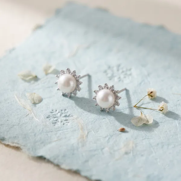 Silver-Tone_Pearl_Stud_Earrings_For_Women