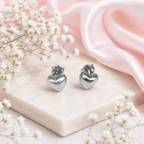 Silver_Heart_Stud_Earrings_For_Women