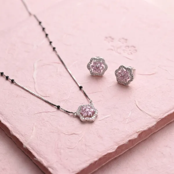 Silver_Tone_Floral_Pendant_Necklace_And_Earrings_Set_For_Women