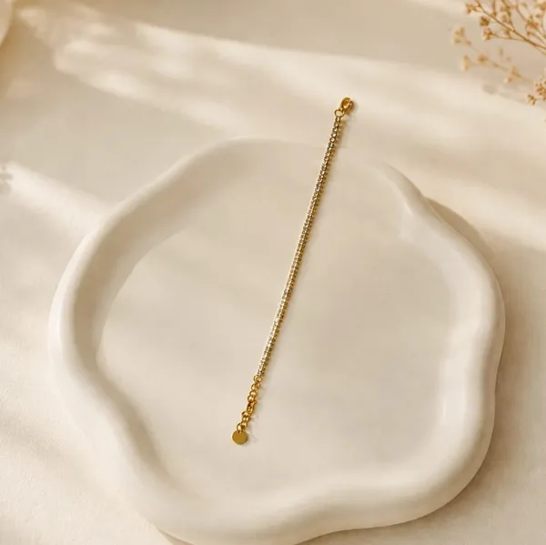 Tennis_Bracelet_single_layer_of_studs