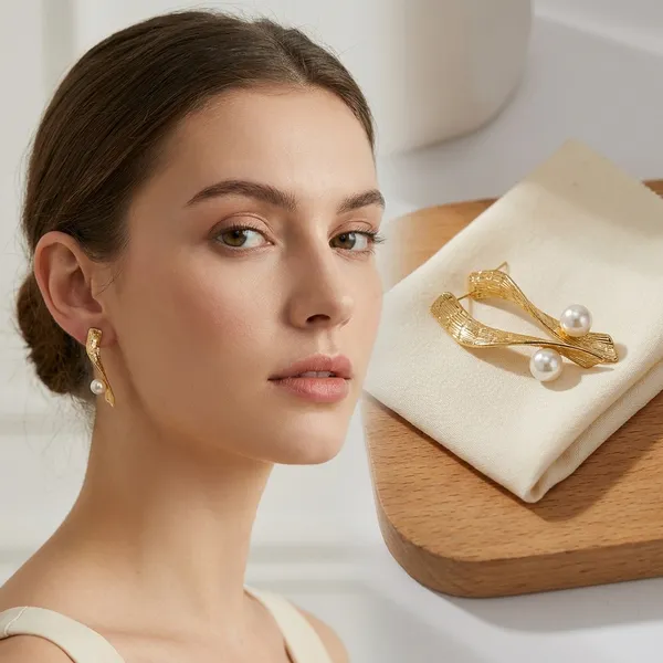 Golden_Curved_Pearl_Drop_Earrings