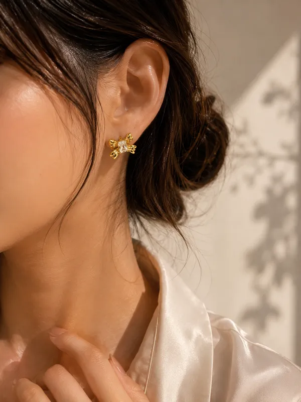 Bow_with_Stud_earrings