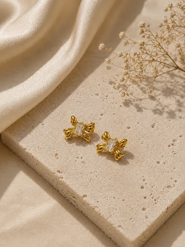 Bow_with_Stud_earrings