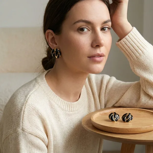 Black_And_Gold_Elegant_Abstract_Enamel_Stud_Earrings