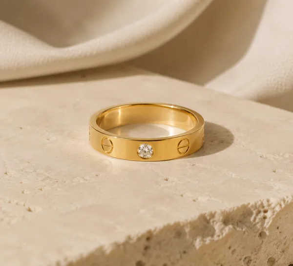 Love_Ring_with_stone_size_8
