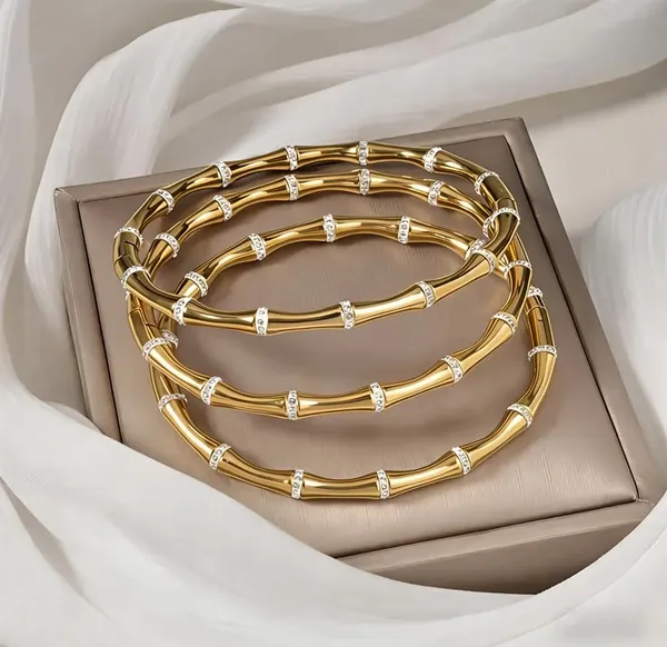 Bamboo_Kada_with_white_stone