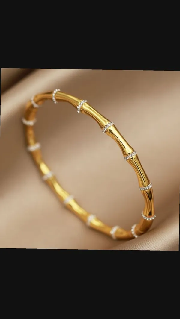 Bamboo_Kada_with_white_stone
