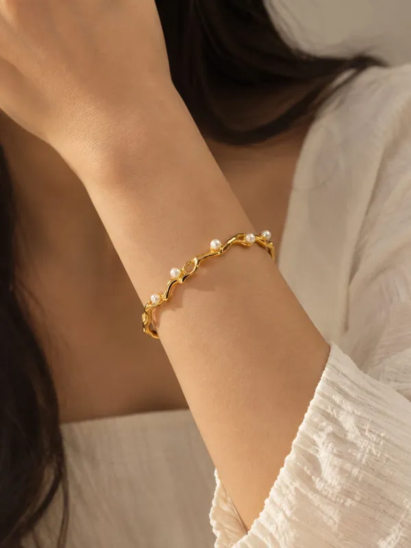 Parisian_Half_Kada_White_Stone