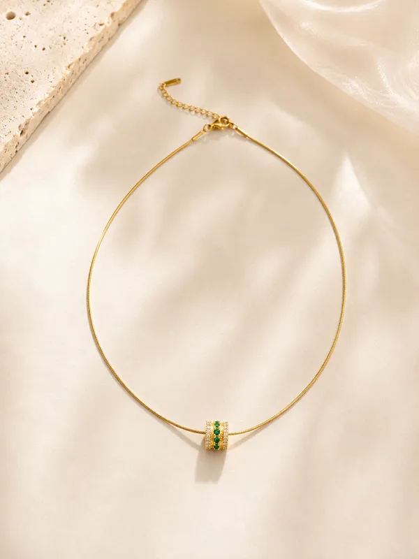 Green_stone_rolling_pendant_chain