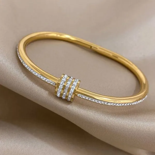 Screw_Bracelet_with_stone