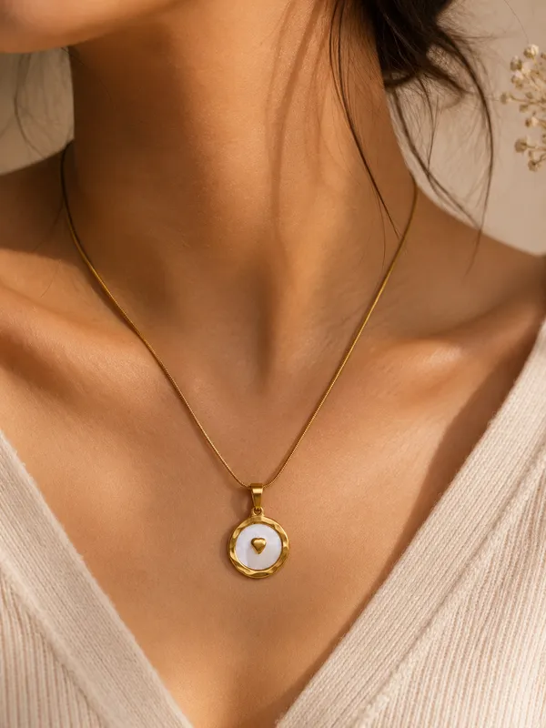 Heart_enamel_pendant_chain