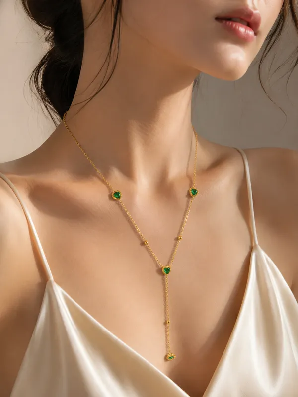 Green_heart_statement_neckpiece
