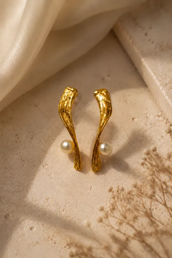 Golden_Curved_Pearl_Drop_Earrings