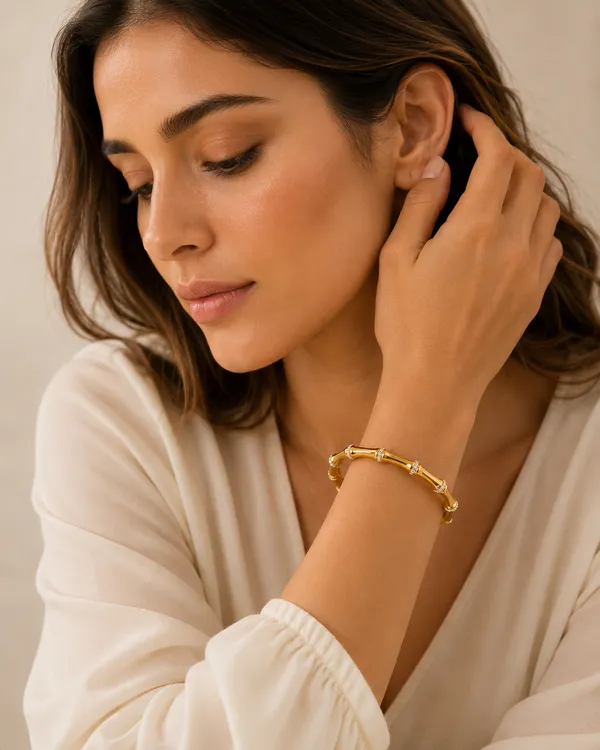 Bamboo_Kada_with_white_stone