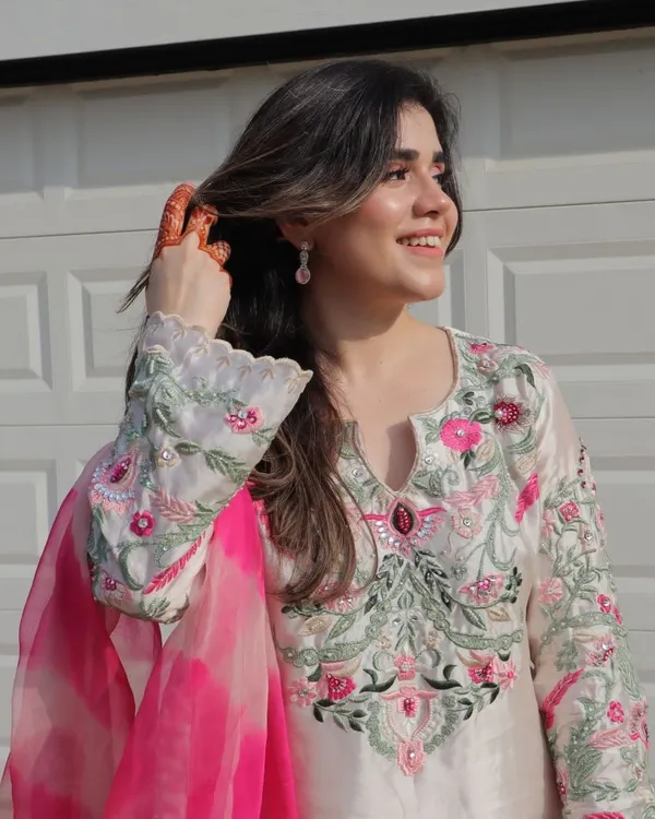 White_&_Pink_Crepe_Silk_Suit_Set_For_Women
