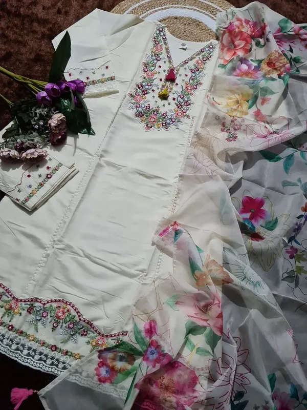 White_Viscose_Chanderi_Suit_Set_For_Women