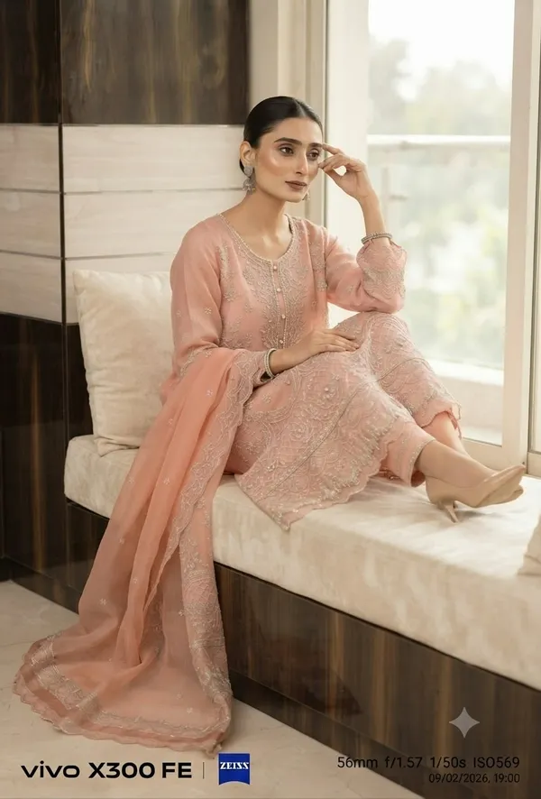 Peach_Chiffon_Straight_Embroidered_Suit_Set_For_Women