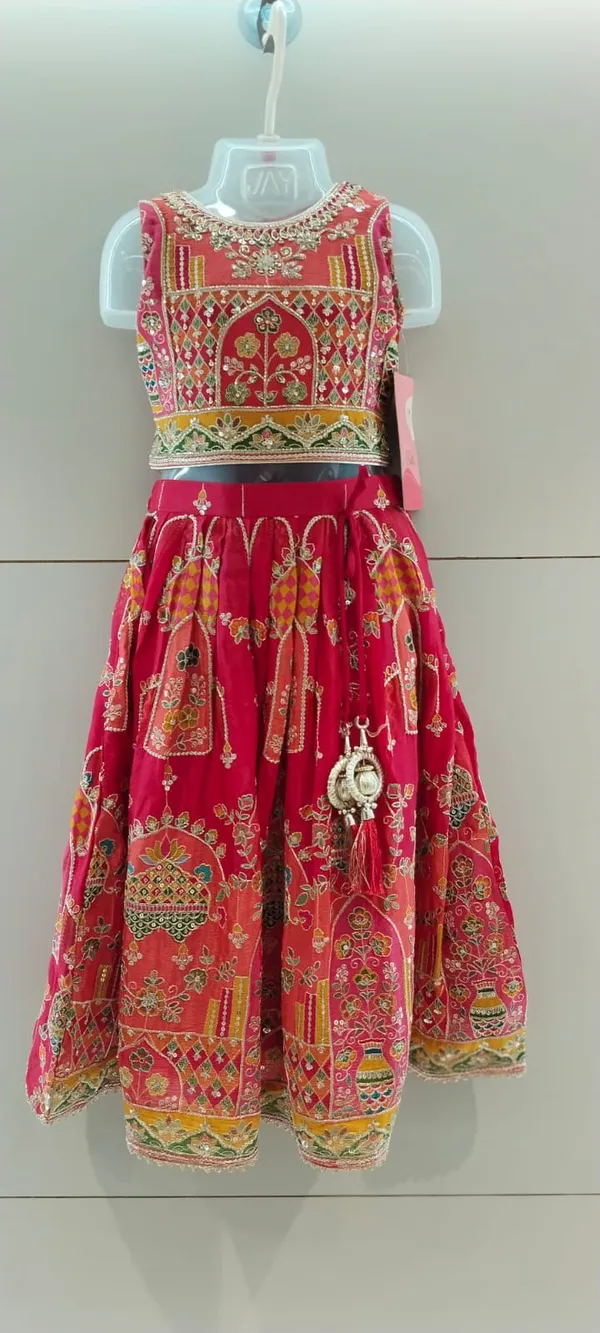 Red_Embroidered_Traditional_Lehenga_Choli_Set_Girls