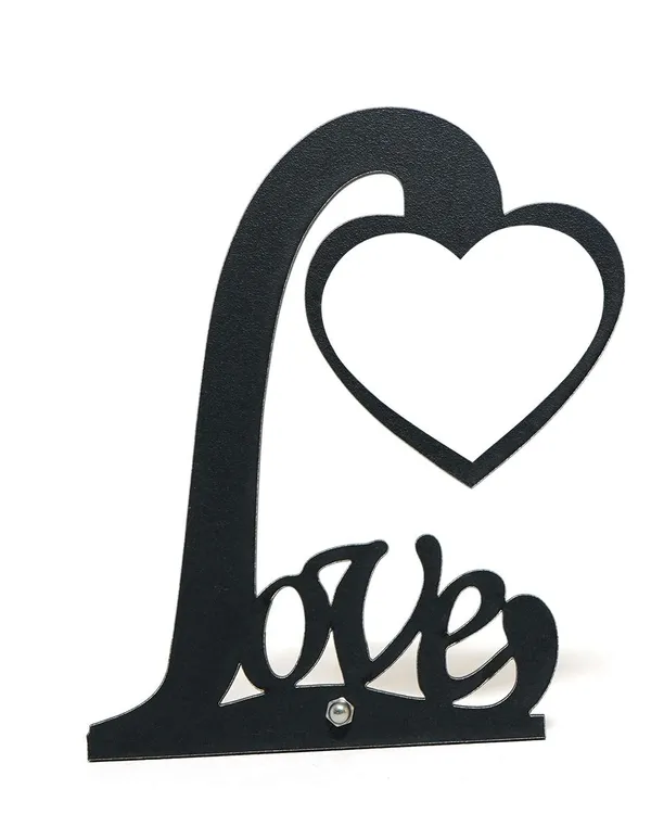 Love_Heart_Shape_Design_-_Black_Cardboard