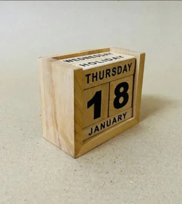 Wooden_Desk_Calendar_For_Home_Office_Reusable_Perpetual_Wooden_Calendar_Premium_Handmade_Wood_Calendar