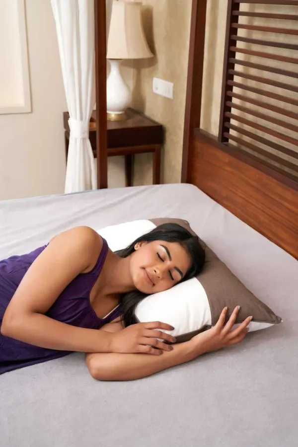 Hippy_Pillow_White_And_Brown_Cotton_Cover_And_Polyester_Fiber_Filling_Pillow