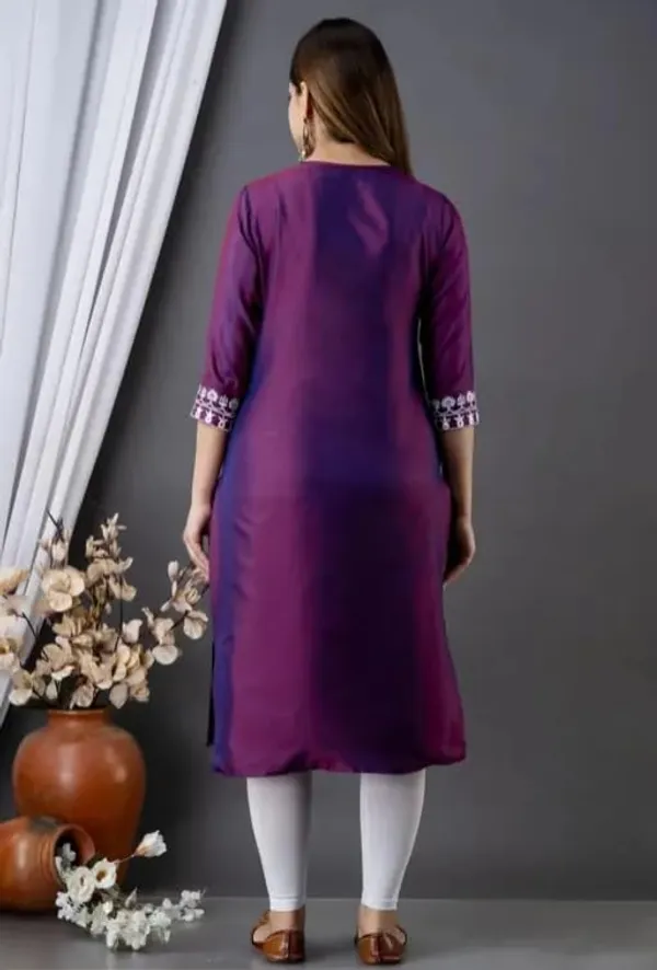 Womens_Purple_Embroidered_Kurti_With_White_Floral_Design