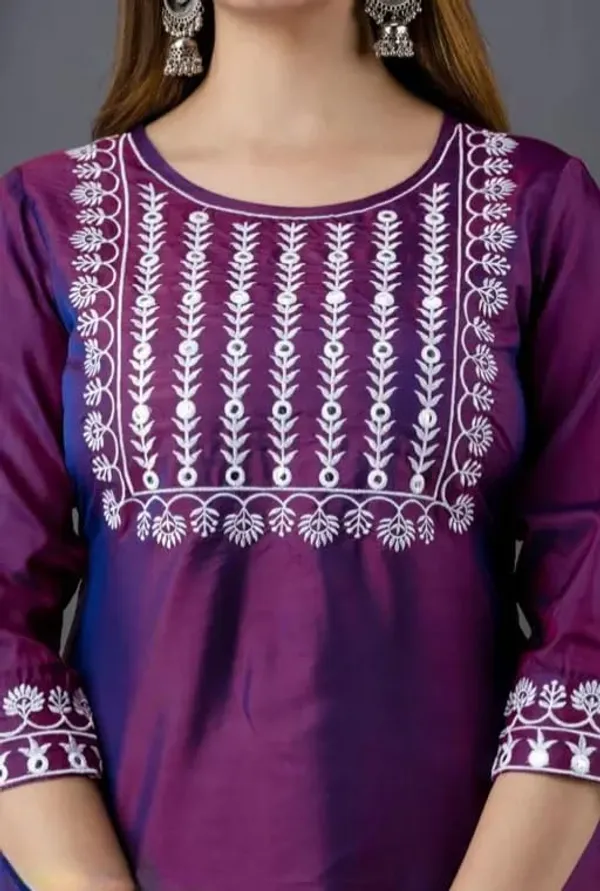 Womens_Purple_Embroidered_Kurti_With_White_Floral_Design