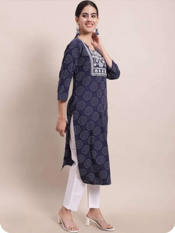 Womens_Navy_Blue_Cotton_Kurta_With_Circle_Print